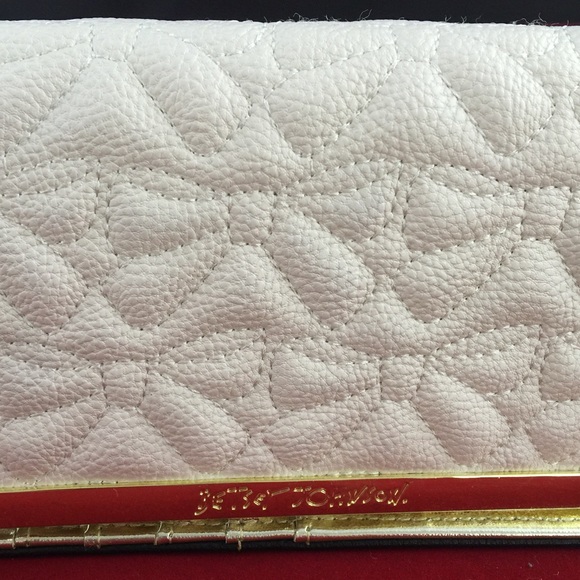 BETSEY Johnson NEW flap closed wristlet - Picture 6 of 7